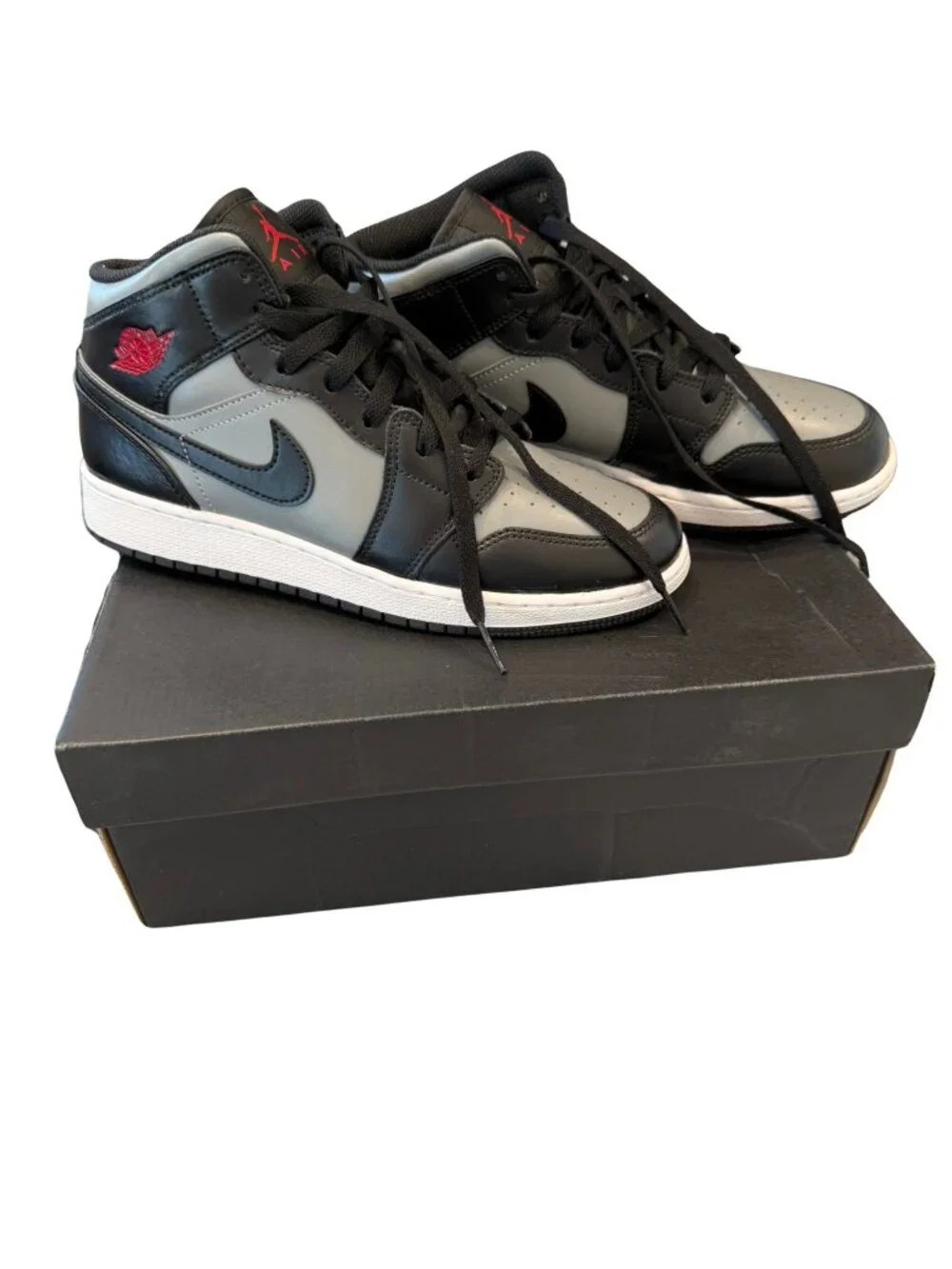 Air Jordan 1 Mid GS Shadow Red Grade School 6.5Y NIB 554725-096